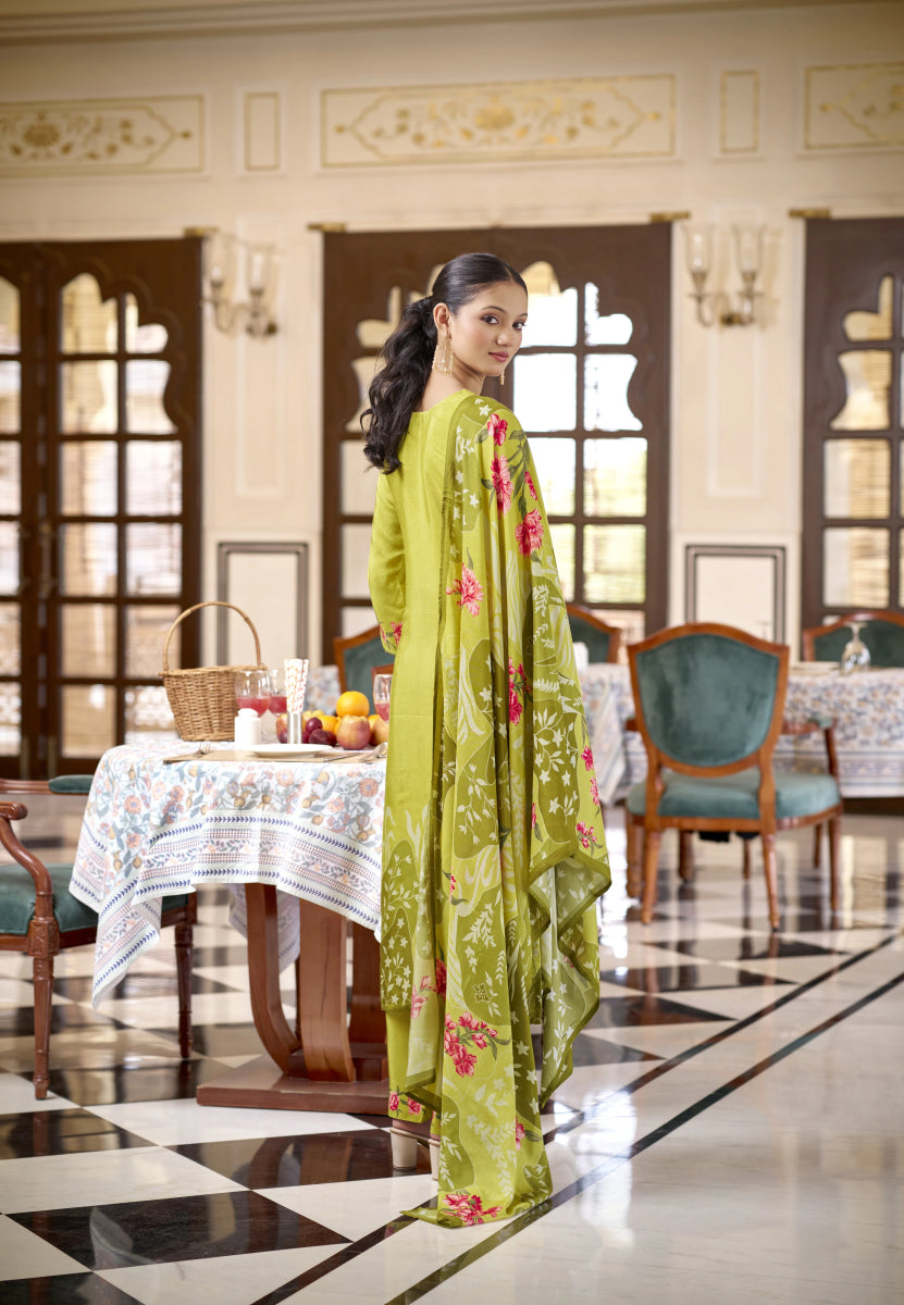 Shop premium women's ethnic suits – Avitra