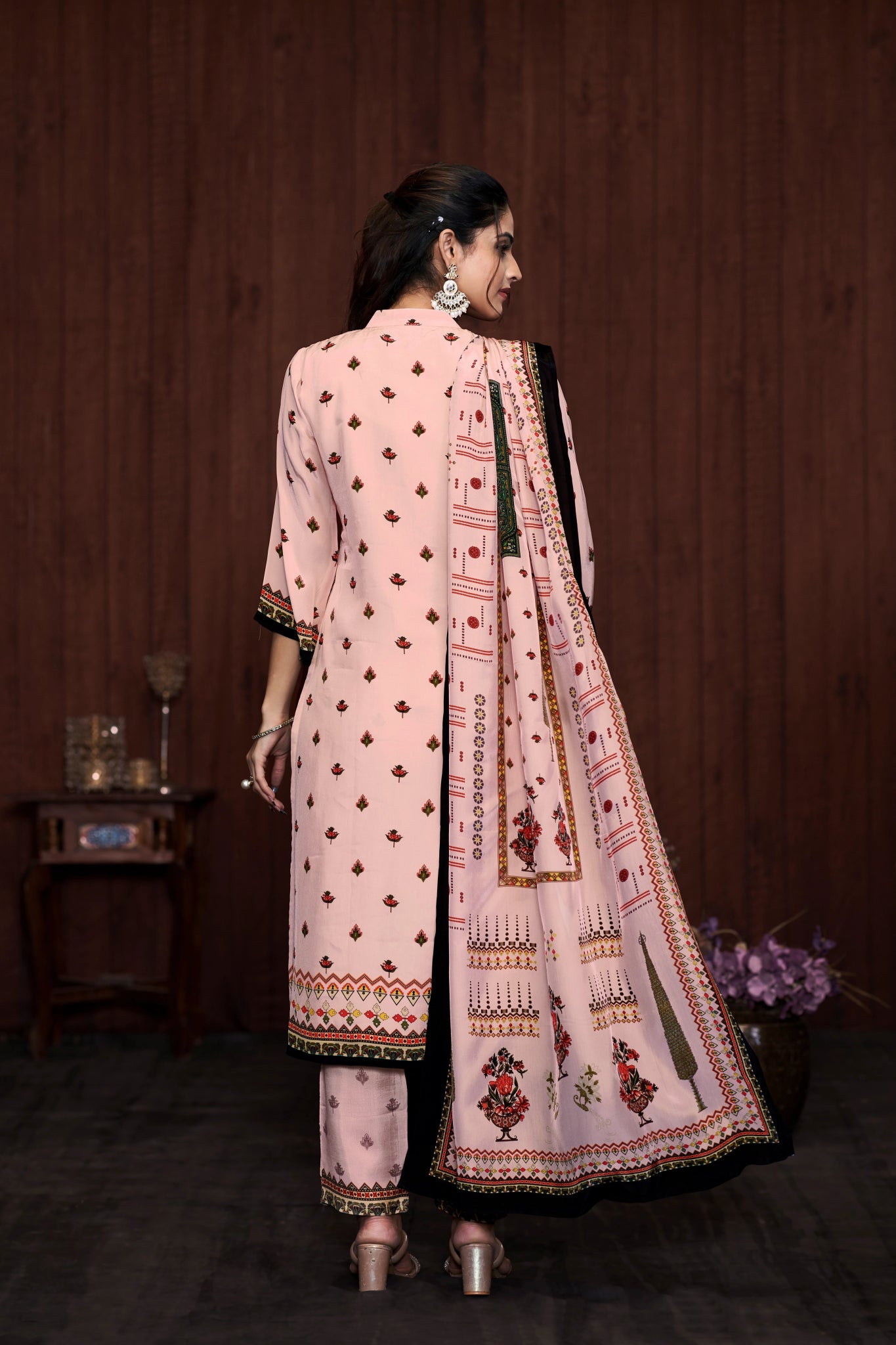 Shop premium women's ethnic suits – Avitra