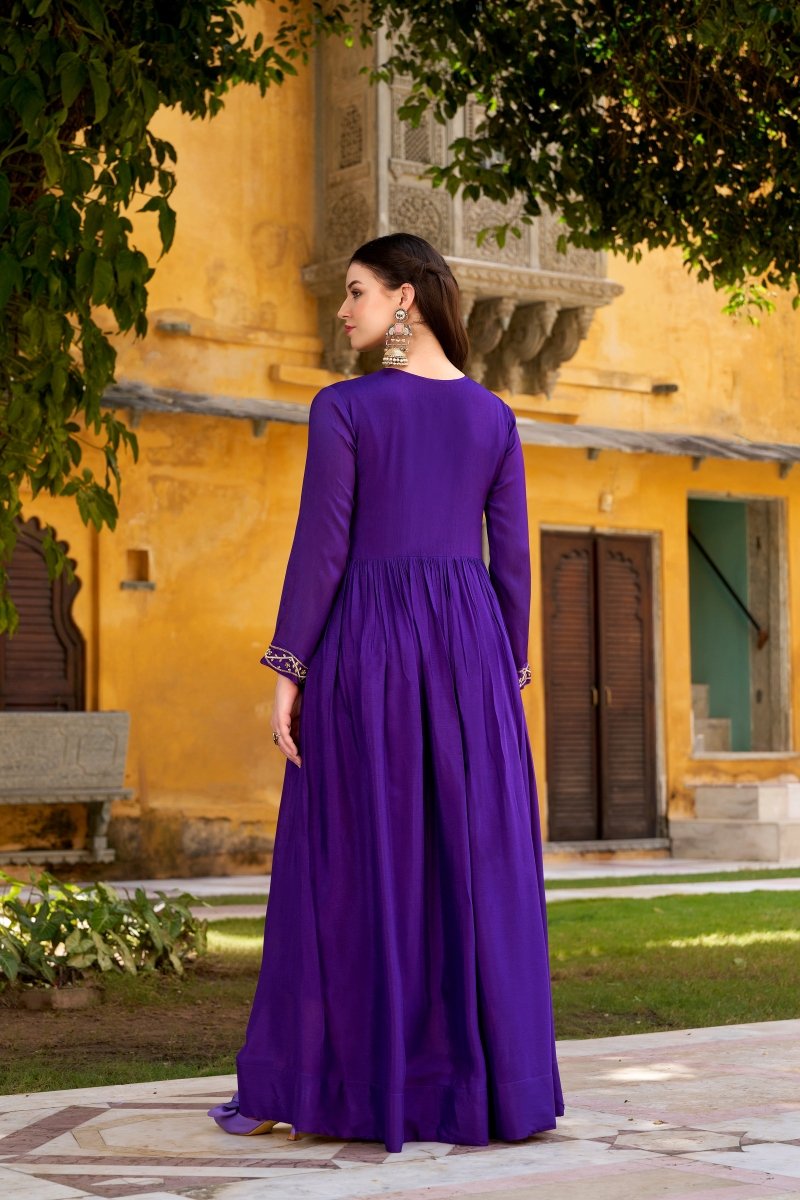 Shop premium women's ethnic suits – Avitra
