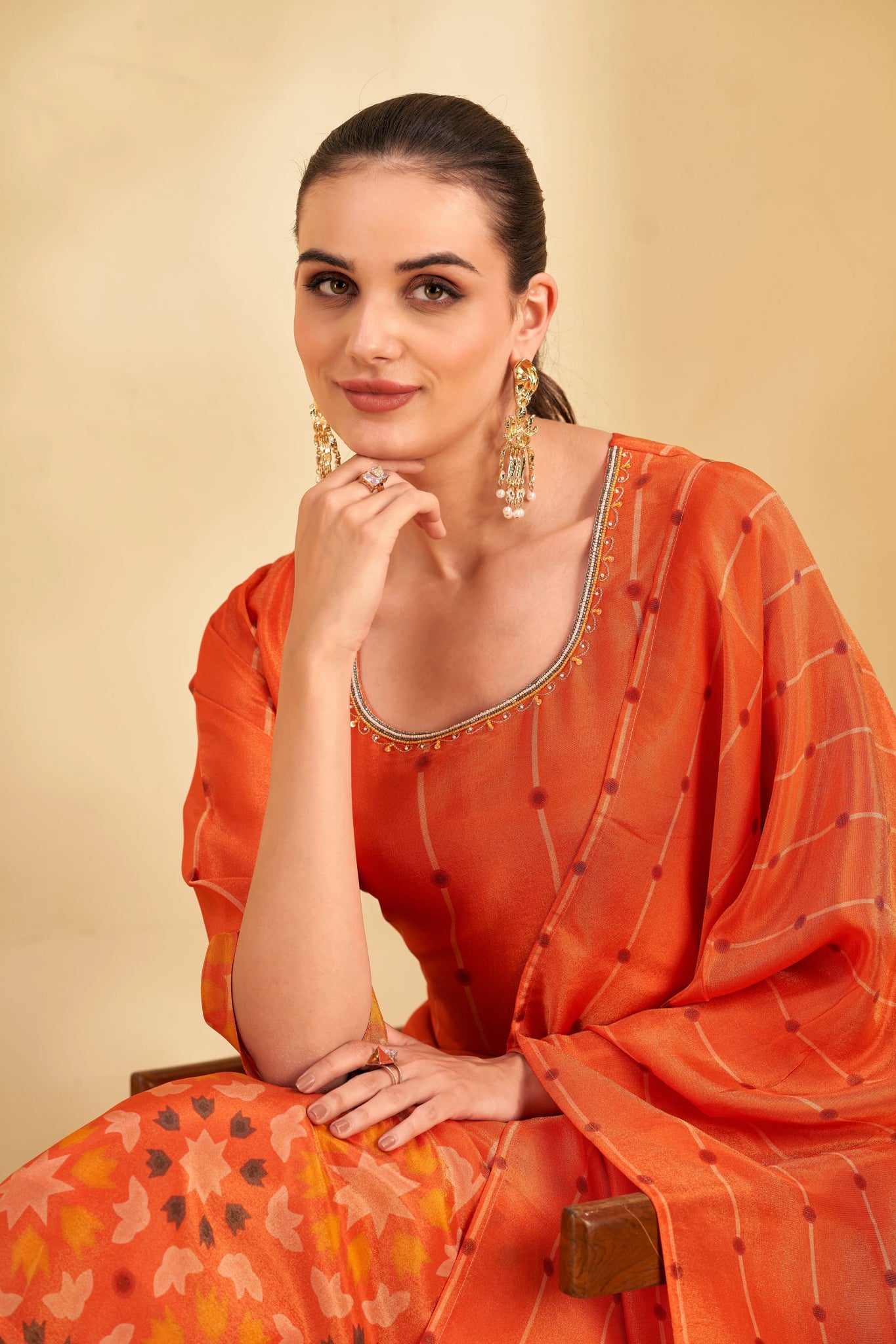 Shop premium women's ethnic suits – Avitra