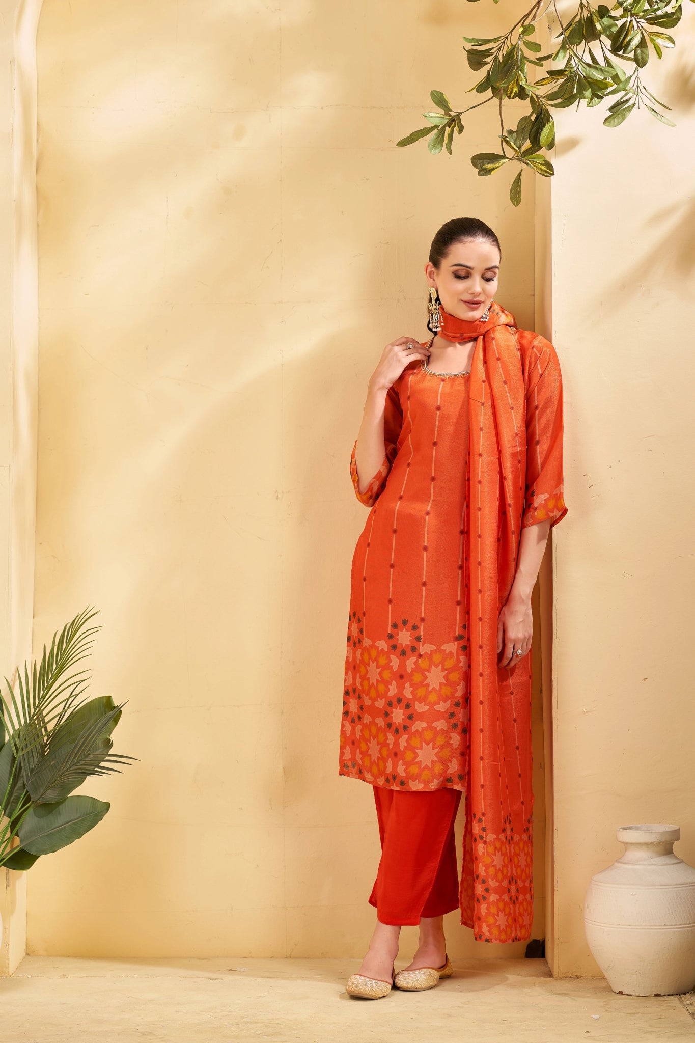 Shop premium women's ethnic suits – Avitra