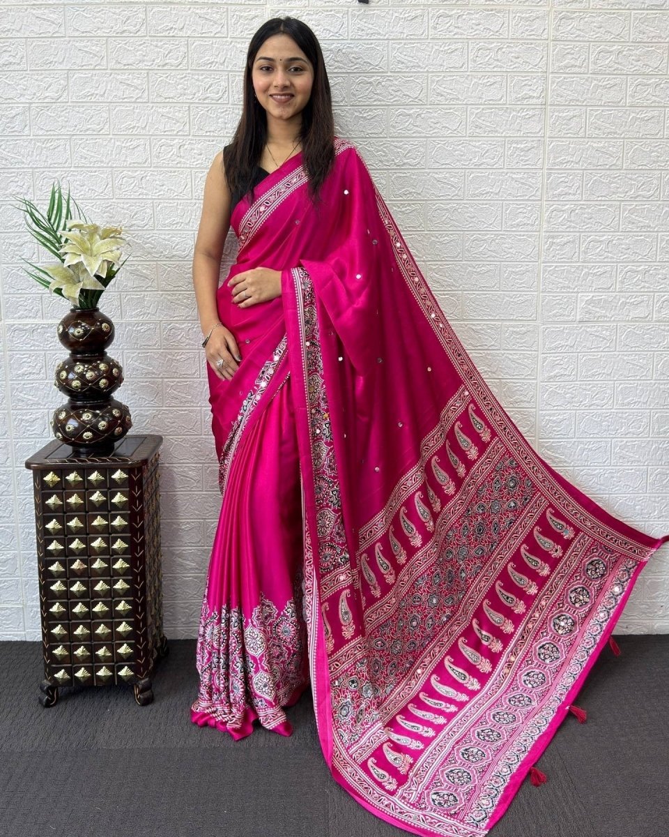 Shop premium women's ethnic suits – Avitra
