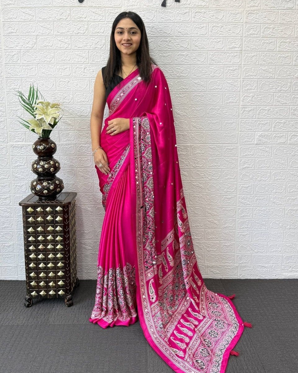Shop premium women's ethnic suits – Avitra