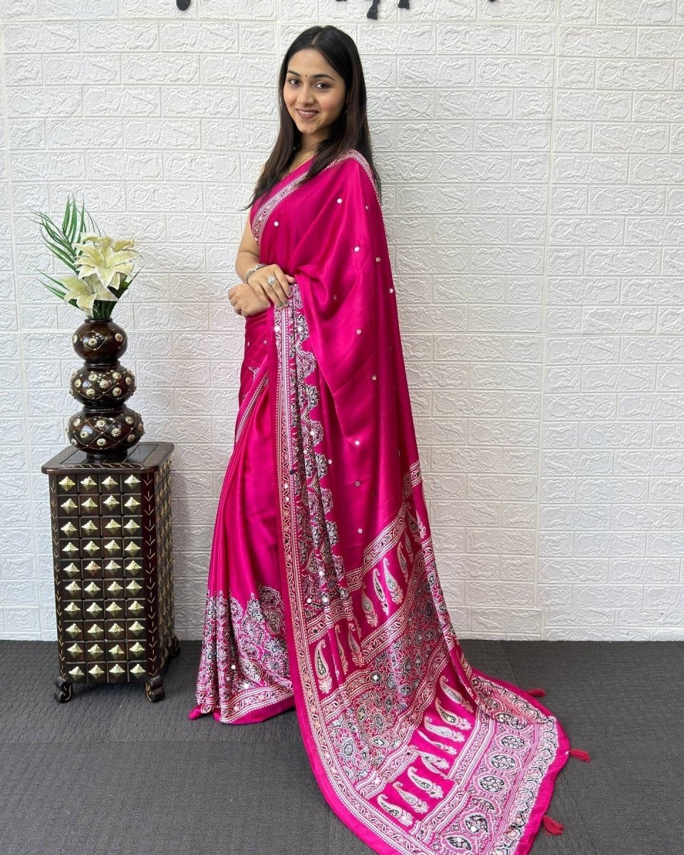 Shop premium women's ethnic suits – Avitra