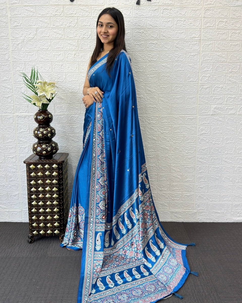 Shop premium women's ethnic suits – Avitra