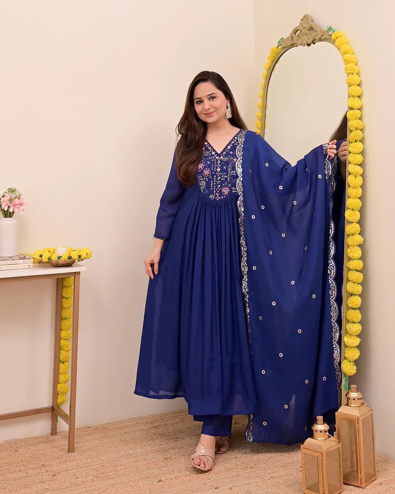 Shop premium women's ethnic suits – Avitra