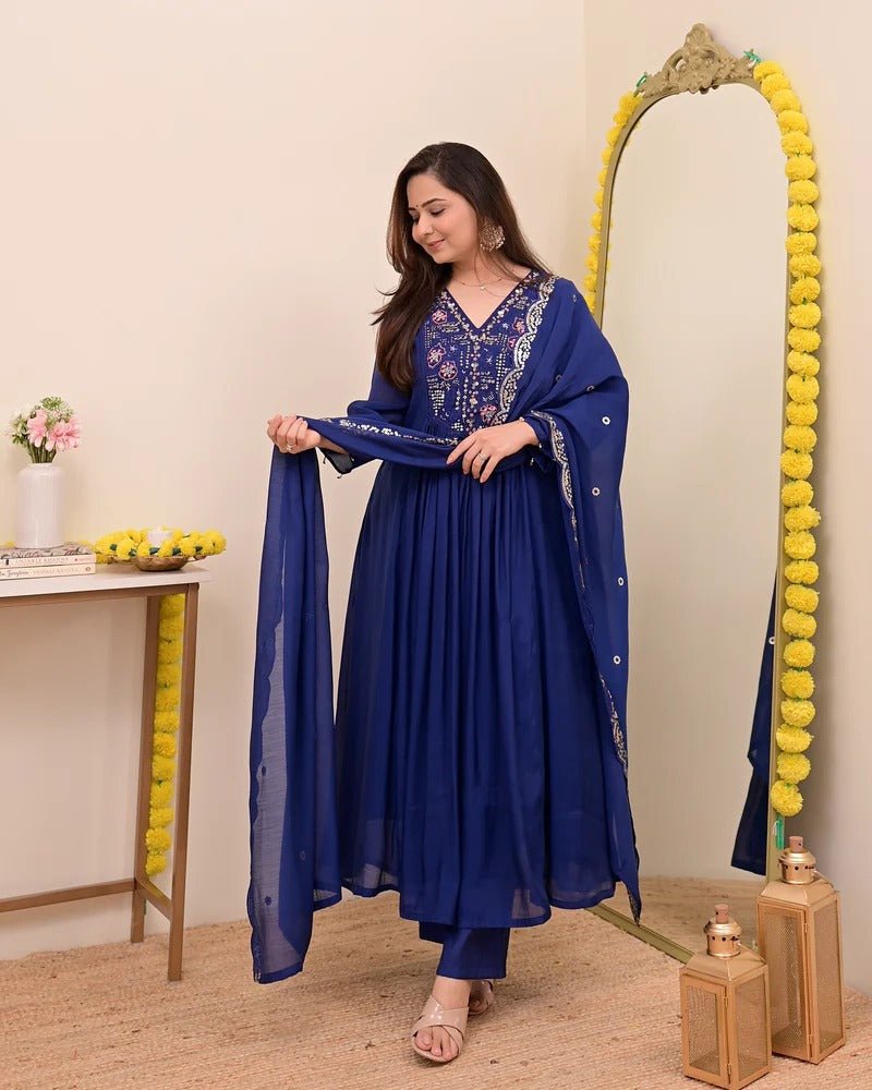 Shop premium women's ethnic suits – Avitra