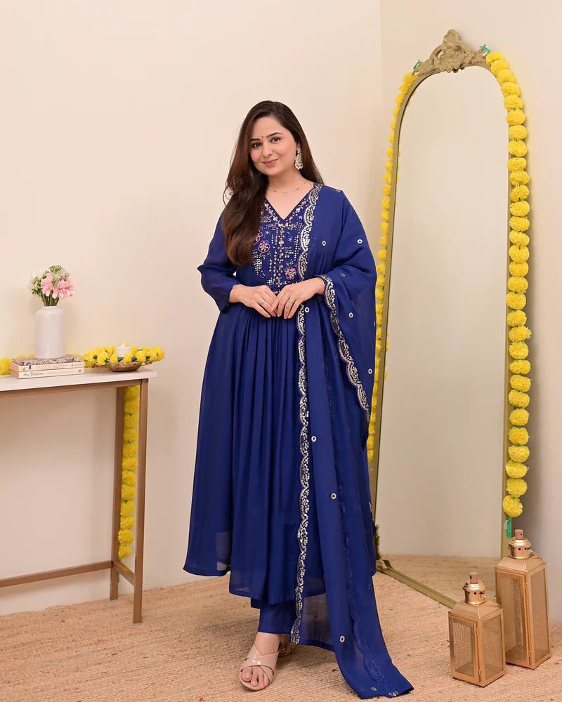 Shop premium women's ethnic suits – Avitra