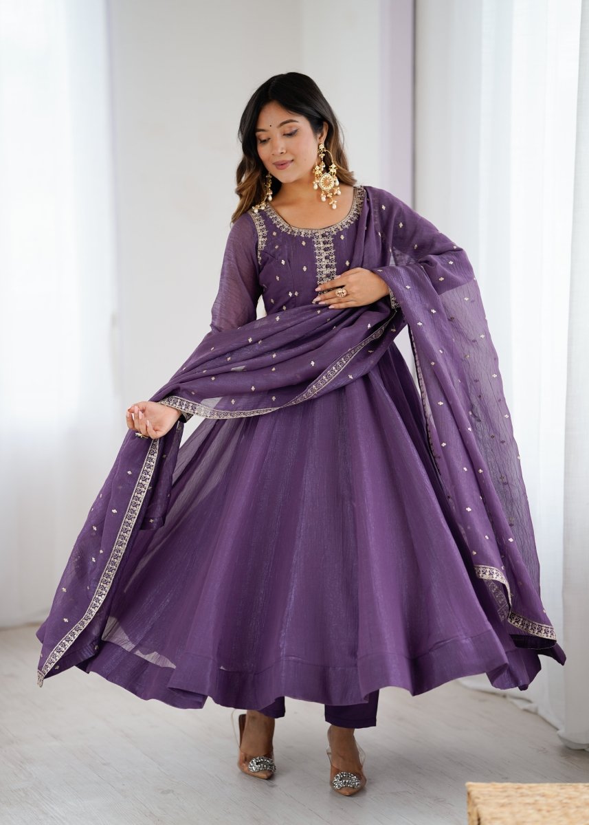 Shop premium women's ethnic suits – Avitra