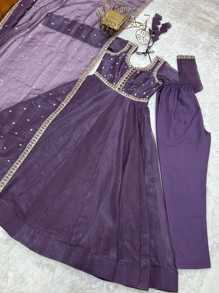 Shop premium women's ethnic suits – Avitra