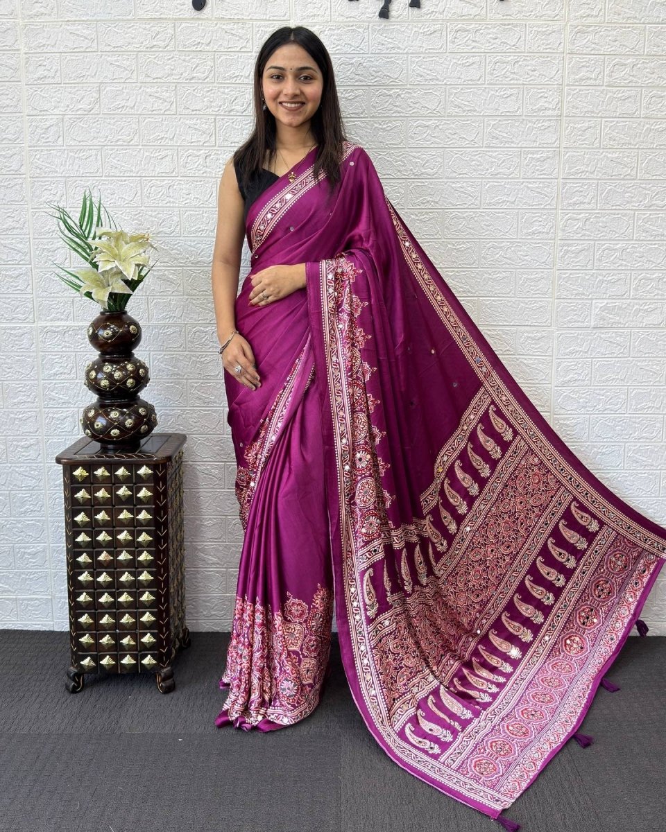 Shop premium women's ethnic suits – Avitra
