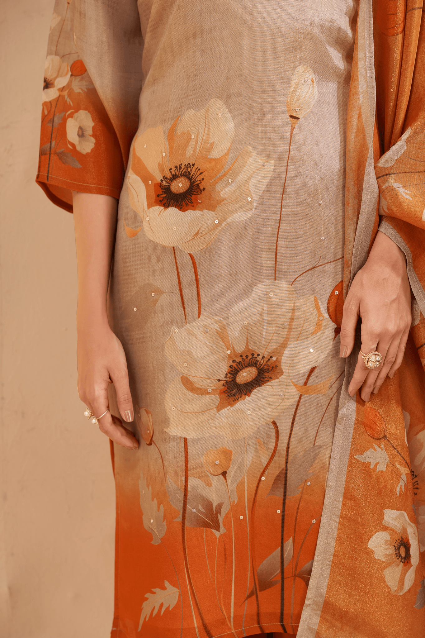 Shop premium women's ethnic suits – Avitra
