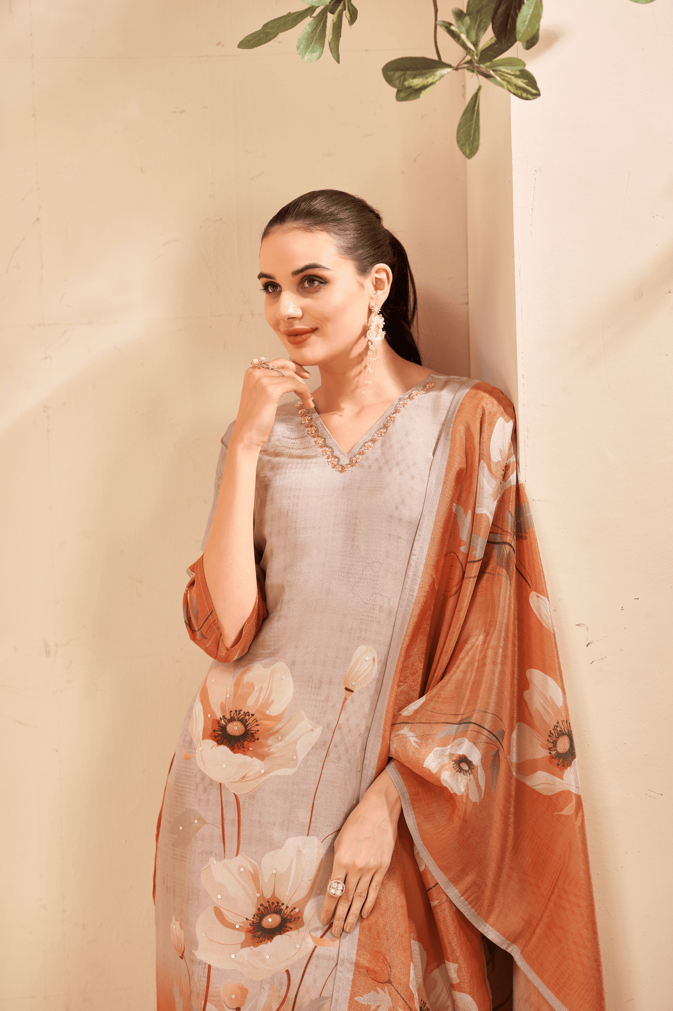 Shop premium women's ethnic suits – Avitra