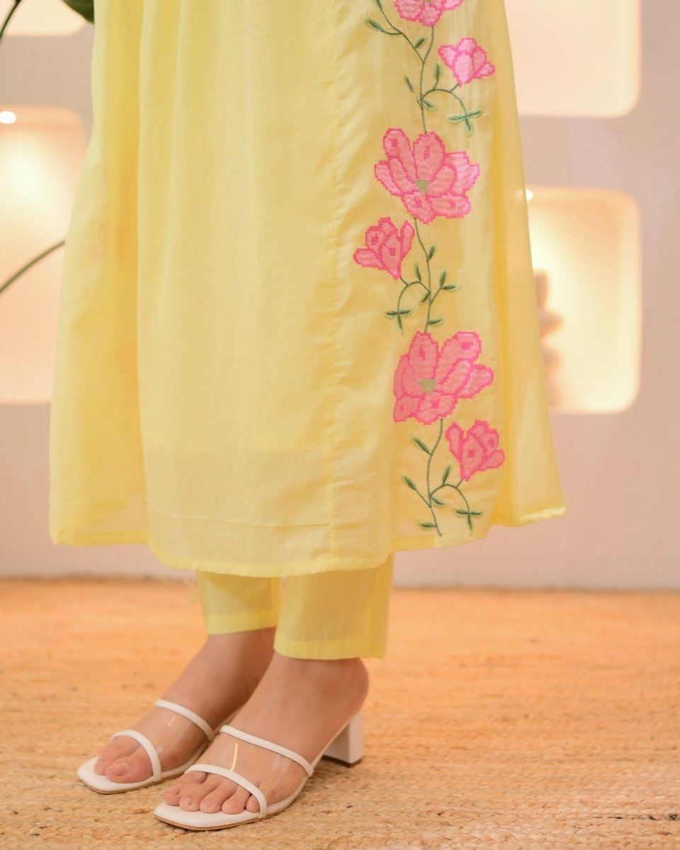 Shop premium women's ethnic suits – Avitra