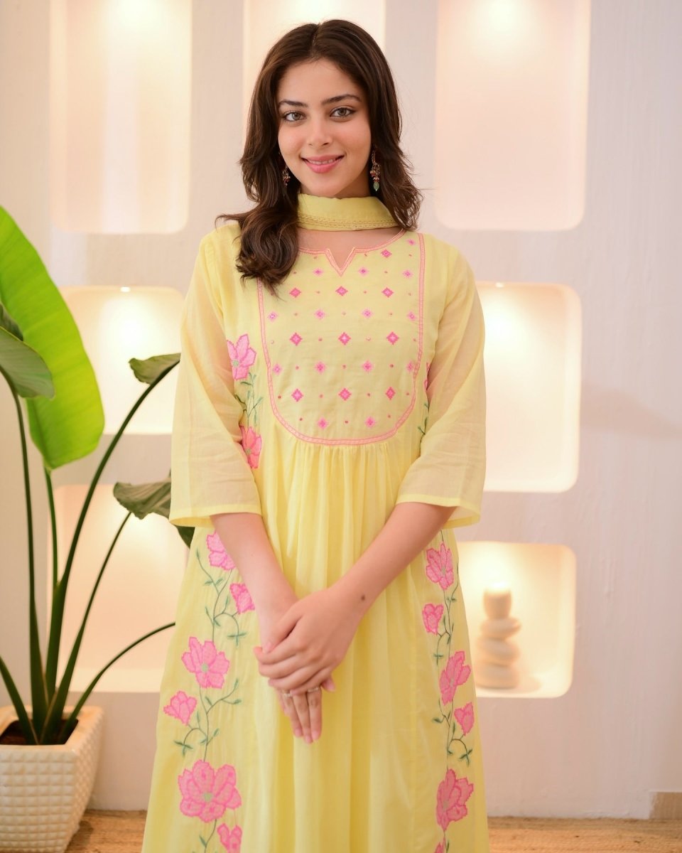 Shop premium women's ethnic suits – Avitra