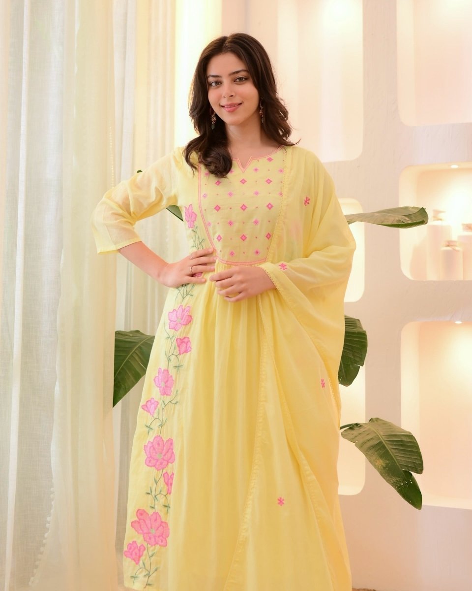 Shop premium women's ethnic suits – Avitra