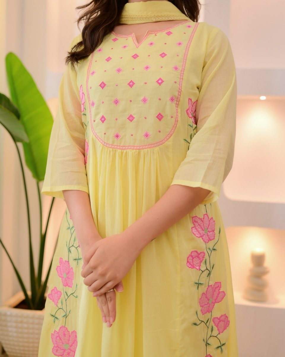 Shop premium women's ethnic suits – Avitra