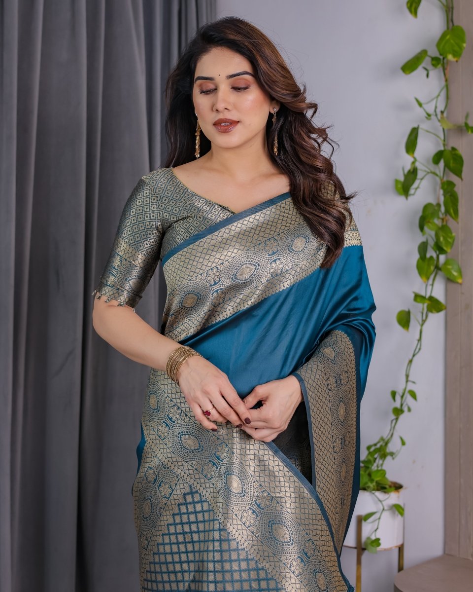 Shop premium women's ethnic suits – Avitra