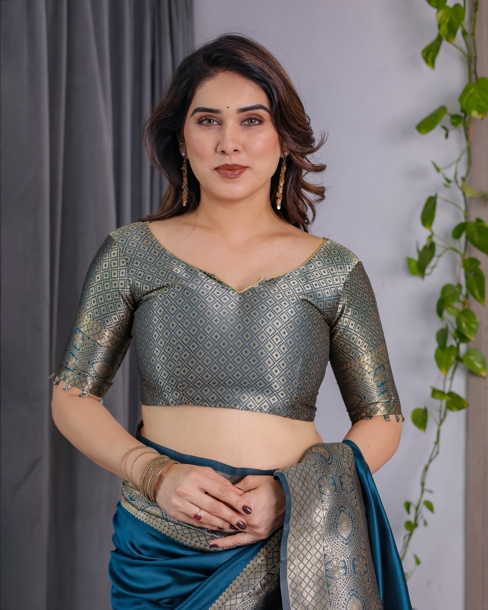 Shop premium women's ethnic suits – Avitra