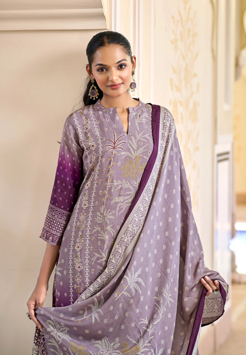 Shop premium women's ethnic suits – Avitra